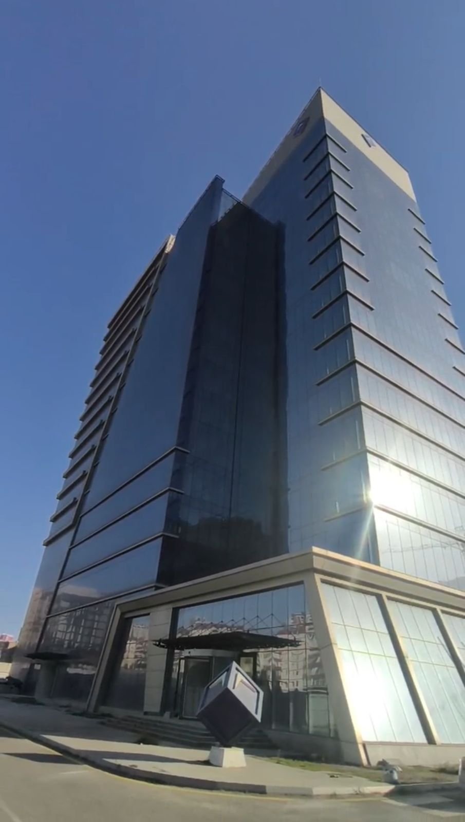 Khatai Ofis building